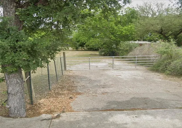 2nd image of 709 Uhland Rd, San Marcos, TX 78666 | MLS# 7219603