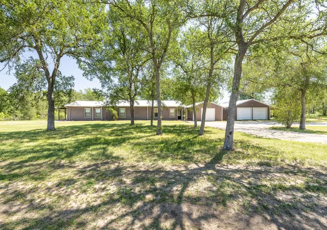 Homes for sale in Gonzales, TX | 1229 State Hwy 304 Hwy, Gonzales, TX 78629 | MLS# 1824320