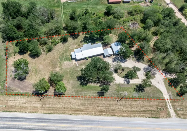 Homes for sale in Gonzales, TX | 1229 State Hwy 304 Hwy, Gonzales, TX 78629 | MLS# 1824320