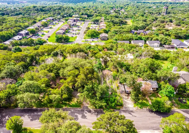 Listing Photo 2 - Condo for sale in building located at 1000 Advance #1st St, San Marcos, TX 78666 - Unit #