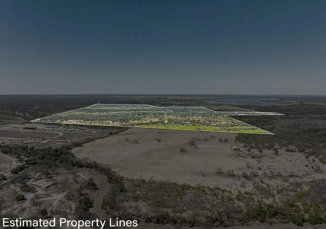 Photo 4 of House for sale at 2050 West 17th St, Brady, TX 76825 | MLS# 3690345 | Listing updated on 2026-01-23