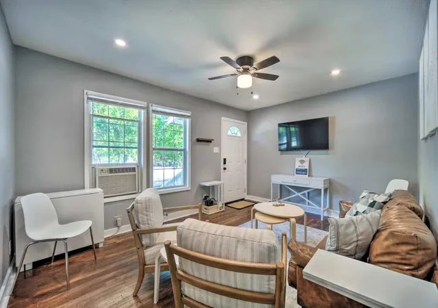 4th image of 1026 Haynes St, San Marcos, TX 78666