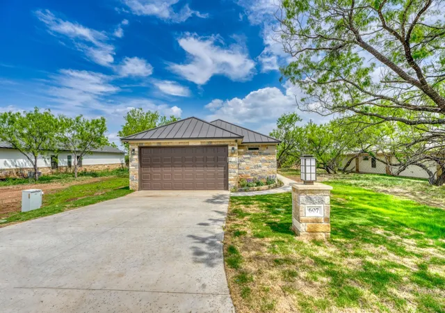 Homes for sale in Horseshoe Bay, TX | 607 Sun Ray, Horseshoe Bay, TX 78657 | MLS# 3767628