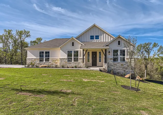 2nd image of 117 Booted Eagle Claw Cv, Cedar Creek, TX 78612 | MLS# 3889793