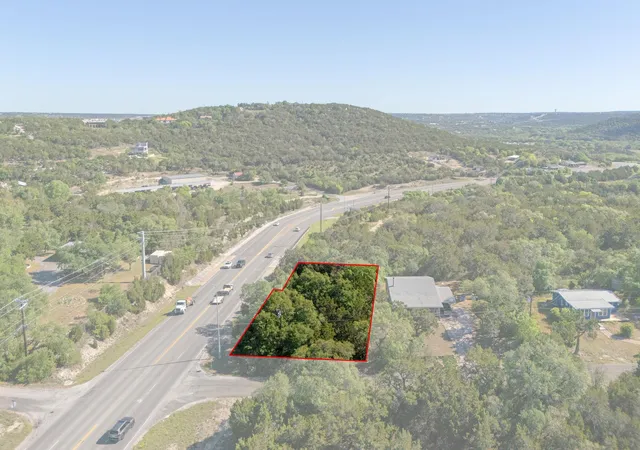 3rd image of 18506 E Lakeview Dr, Jonestown, TX 78645 | MLS# 3528232