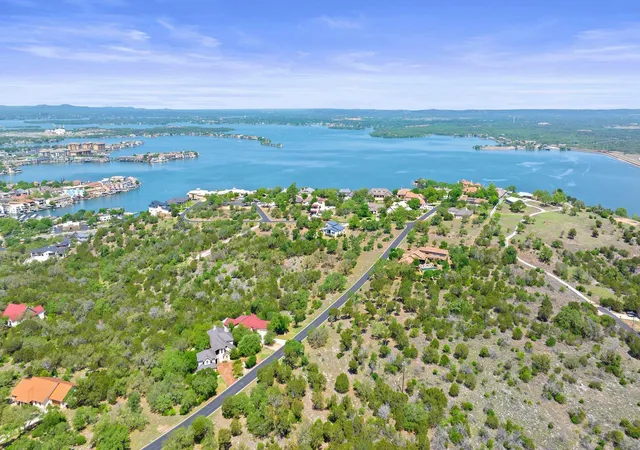 24th image of 304 Hi Ridge, Horseshoe Bay, TX 78657 | MLS# 1058213