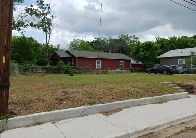 1st image of 6402 Ponca St, Austin, TX 78741 | MLS# 1045342