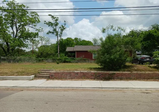2nd image of 6402 Ponca St, Austin, TX 78741 | MLS# 1045342