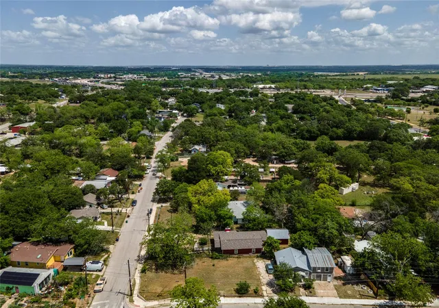 9th image of 6402 Ponca St, Austin, TX 78741 | MLS# 1045342