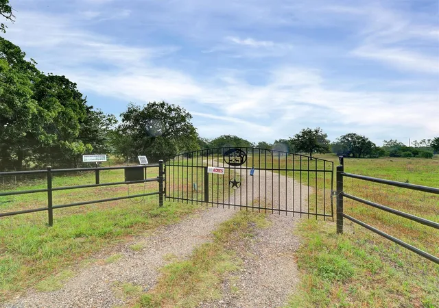 Photo 2 of Sale Pending at 847 Highway 95 S, Smithville, TX 78957 | MLS# 9647401 | Listing updated on 2026-09-01