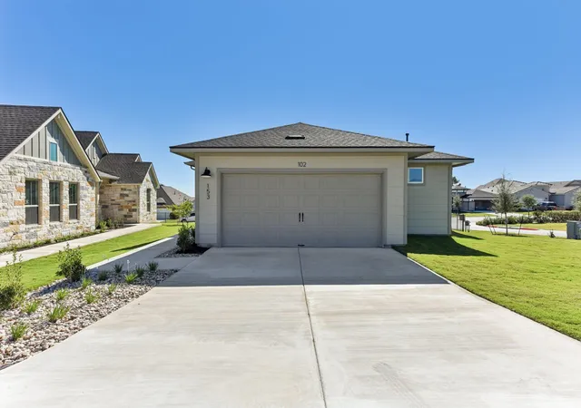 3rd image of 153 Antoinette Wy, San Marcos, TX 78666