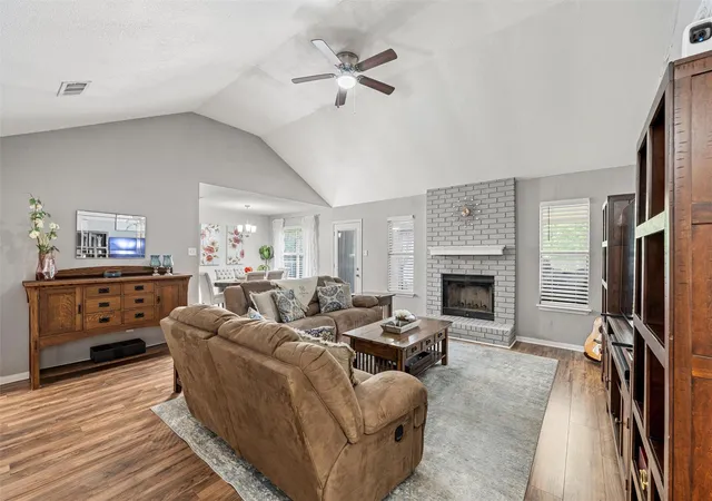 Photo 3 of Single family home for sale at 306 Southbrook Dr, Killeen, TX 76542 | MLS# 5856597 | Listing updated on 2025-06-02