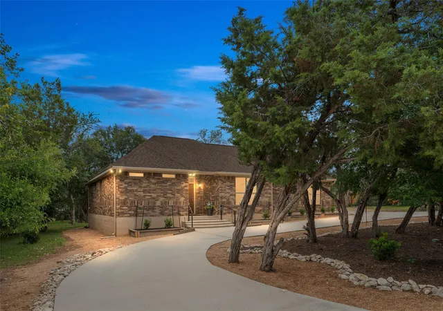 2nd image of 805 Willow Creek Cir, San Marcos, TX 78666 | MLS# 8114743