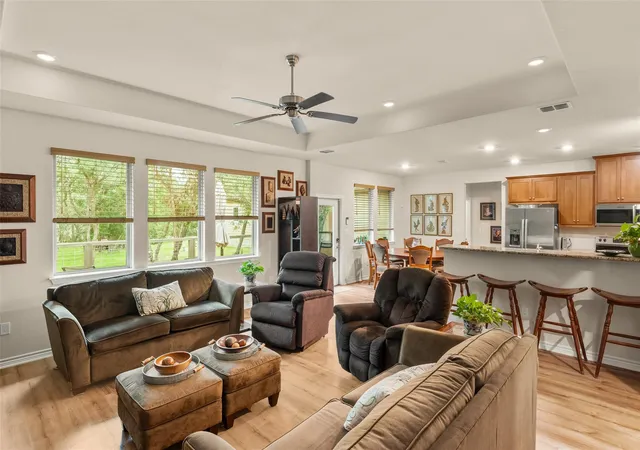 3rd image of 805 Willow Creek Cir, San Marcos, TX 78666 | MLS# 8114743