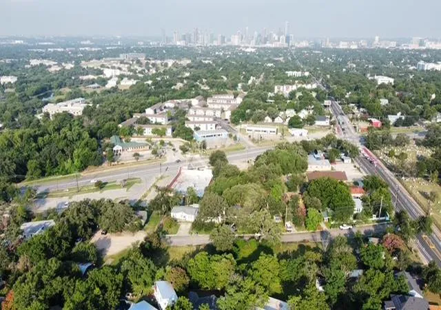 2nd image of 1193 Ridge Dr, Austin, TX 78721 | MLS# 3614633