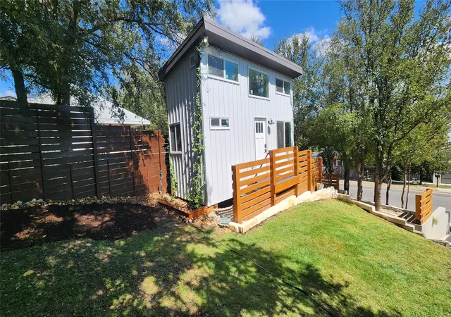 4th image of 1134 Lott Ave, Austin, TX 78721 | MLS# 2611897