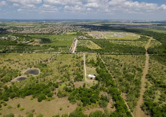 4th image of 474 Heidenreich Ln, Kyle, TX 78640 | MLS# 7390736