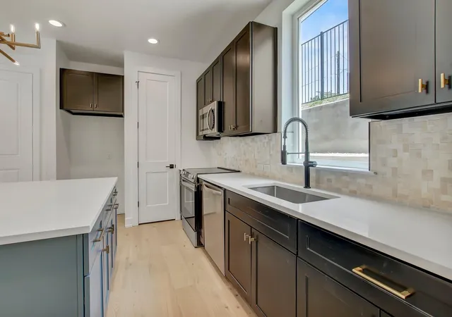 5th image of 4127 E 12Th St #8, Austin, TX 78721 | MLS# 2166295