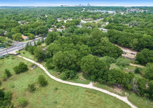 2nd image of 6405 S Pleasant Valley Rd, Austin, TX 78744 | MLS# 3049853