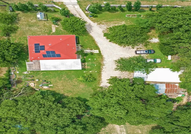3rd image of 6405 S Pleasant Valley Rd, Austin, TX 78744 | MLS# 3049853