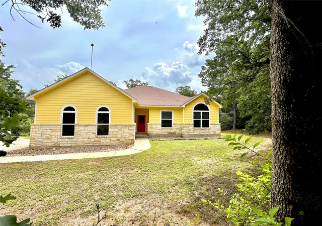 Photo 4 of Sale Pending at 247 Campfire Way, Smithville, TX 78957 | MLS# 3690806 | Listing updated on 2026-09-03