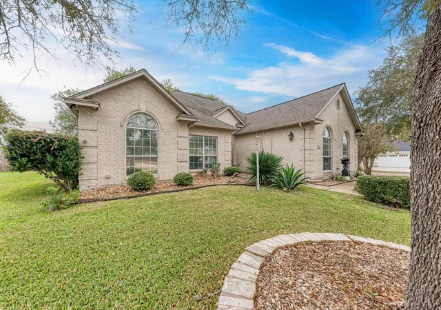 1st image of 1610 Meadow Ln, Lockhart, TX 78644 | MLS# 6278282