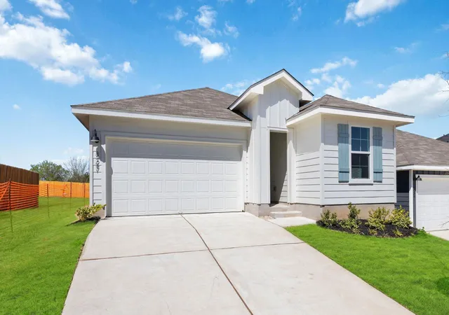 Photo 1 of Sale Pending at 827 Arnold Loop, Kyle, TX 78640 | MLS# 4294348 | Listing updated on 2026-09-21