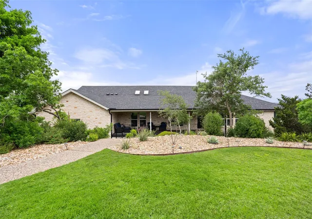 Photo 3 of Single family home for sale at 105 Stonegate Ln, Dripping Springs, TX 78620 | MLS# 2424767 | Listing updated on 2026-10-05