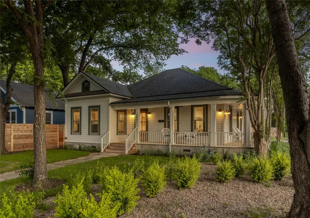 1st image of 1701 Willow St, Austin, TX 78702 | MLS# 2493106