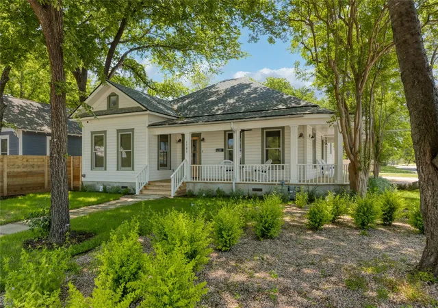 2nd image of 1701 Willow St, Austin, TX 78702 | MLS# 2493106