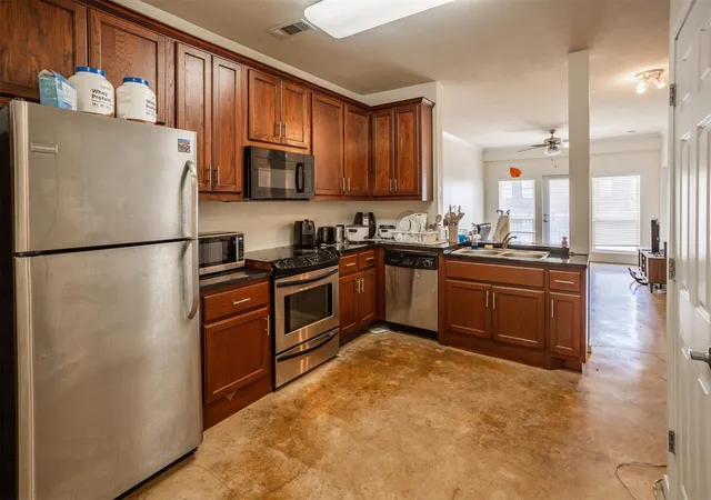 1st image of 910 W 25Th St #403, Austin, TX 78705 | MLS# 7918341