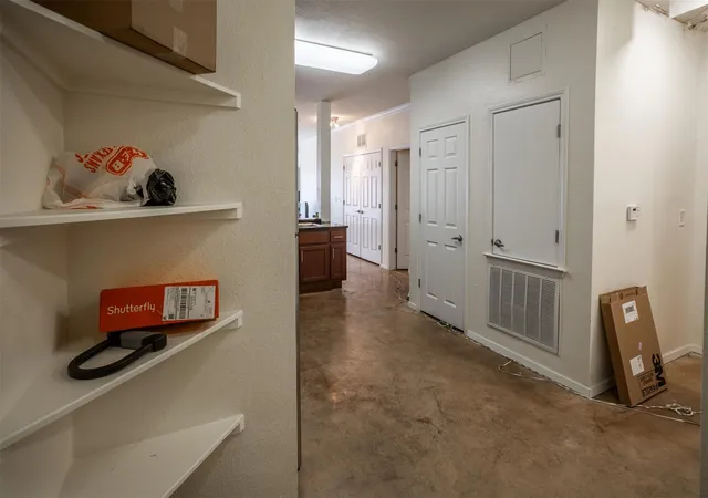 3rd image of 910 W 25Th St #403, Austin, TX 78705 | MLS# 7918341
