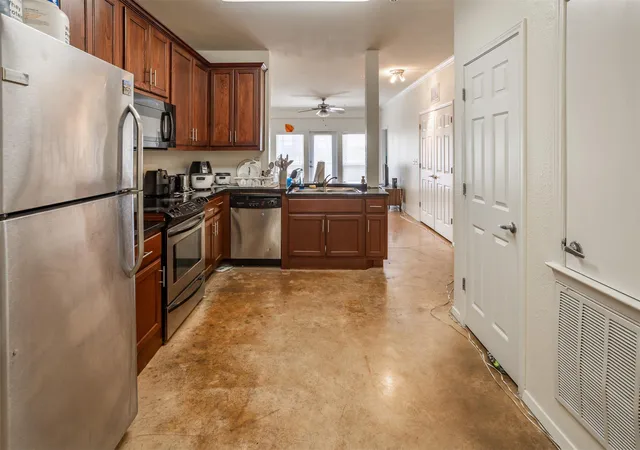 4th image of 910 W 25Th St #403, Austin, TX 78705 | MLS# 7918341