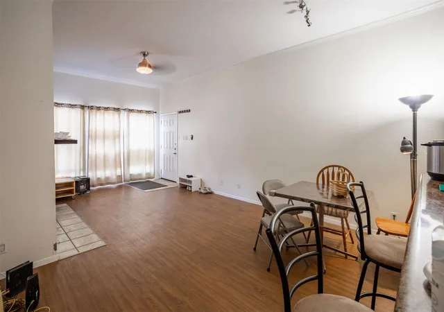 3rd image of 807 W 25Th St, Austin, TX 78705