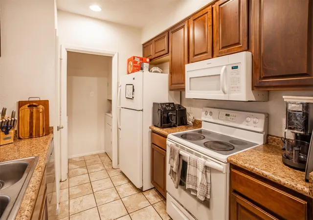 5th image of 807 W 25Th St, Austin, TX 78705