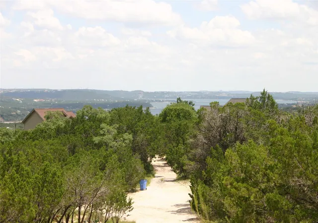 2nd image of 8403 Rock Cliff Dr, Jonestown, TX 78645 | MLS# 9501444
