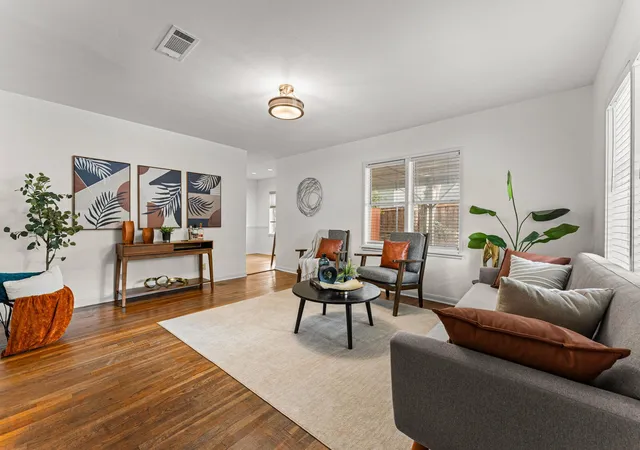 Photo 4 of Single family home for sale at 5218 Woodrow Ave, Austin, TX 78756 | MLS# 9095444 | Listing updated on 2026-10-03
