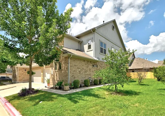 Listing Photo 1 - Condo for sale in building located at 2304 S Lakeline Blvd, Cedar Park, TX 78613 - Unit #531