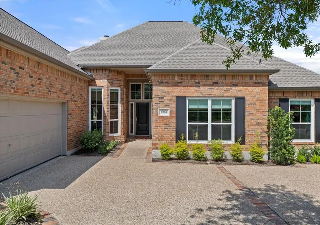 Photo 2 of Single family home for sale at 9294 Scenic Blf Dr, Austin, TX 78733 | MLS# 6161011 | Listing updated on 2026-08-30