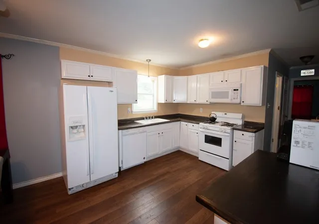Photo 3 of Single family home for sale at 722 Dyer St, Rockdale, TX 76567 | MLS# 3487475 | Listing updated on 2026-08-15