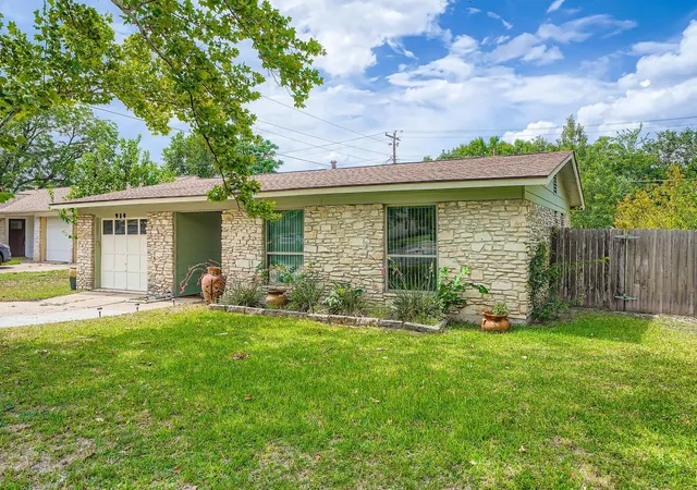 3rd image of 914 Hermitage Dr, Austin, TX 78753 | MLS# 7898446