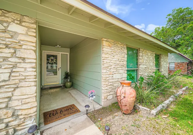 4th image of 914 Hermitage Dr, Austin, TX 78753 | MLS# 7898446