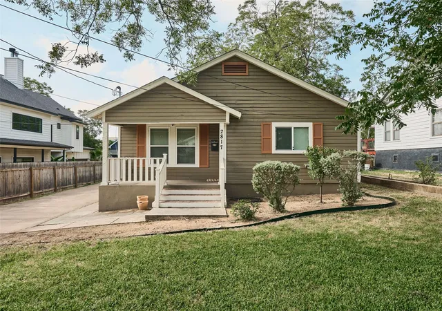 Photo 3 of Single family home for sale at 2817 E 22nd Street, Austin, TX 78722 | MLS# 6024181 | Listing updated on 2026-03-19