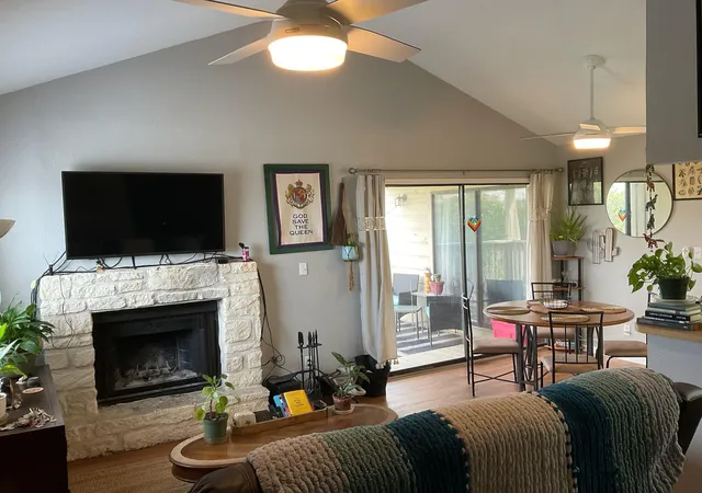 2nd image of 1013 Chestnut St #Building C, Unit 5, San Marcos, TX 78666 | MLS# 6068513