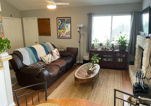 4th image of 1013 Chestnut St #Building C, Unit 5, San Marcos, TX 78666 | MLS# 6068513