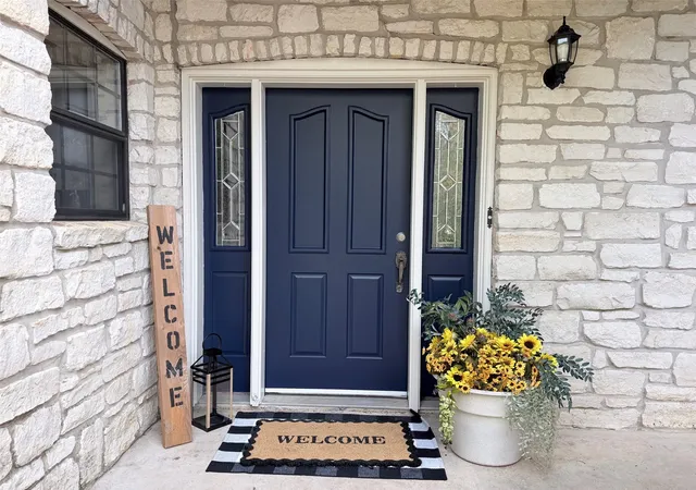 Photo 1 of Single family home for sale at 214 Laura Ln, Bastrop, TX 78602 | MLS# 5224621 | Listing updated on 2026-10-29