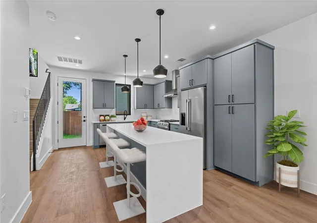 4th image of 1402 Beckett St #1B, Austin, TX 78757 | MLS# 1318565