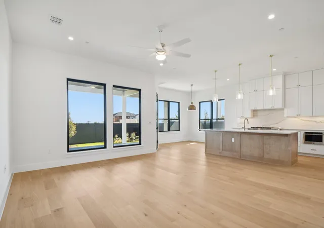 5th image of 10103 Milky Way Dr, Austin, TX 78730 | MLS# 8410520