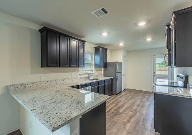 5th image of 136 Allington Cir, Jarrell, TX 76537 | MLS# 7474417