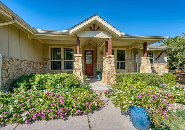 Homes for sale in Spicewood, TX | 706 Rogart Dr, Spicewood, TX 78669 | MLS# 2324667